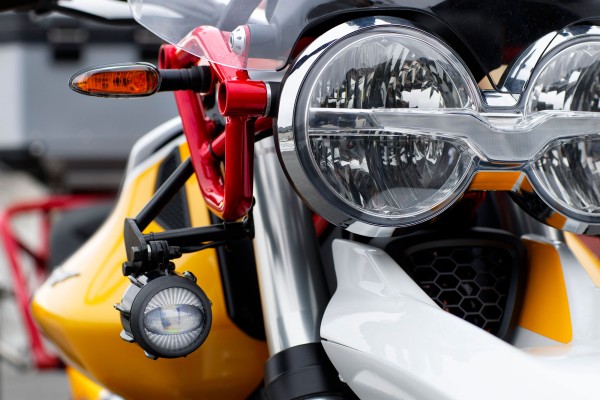 Faros antiniebla LED para Moto Guzzi V85 TT con kit de instalación incluido